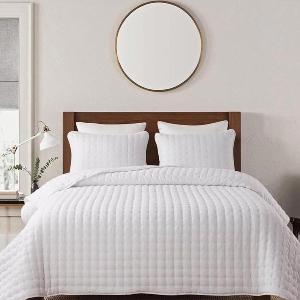 π PB Style King Quilt Set Tufted Classic White 3 piece Set - Picture 1 of 6